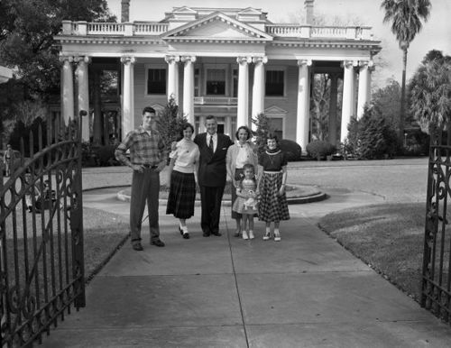 South of The Grove property sits the Florida Governor's Mansion. In 1907, the State of Florida built the first executive mansion on this site. The old mansion was demolished in 1955 and the current mansion was completed in 1957.